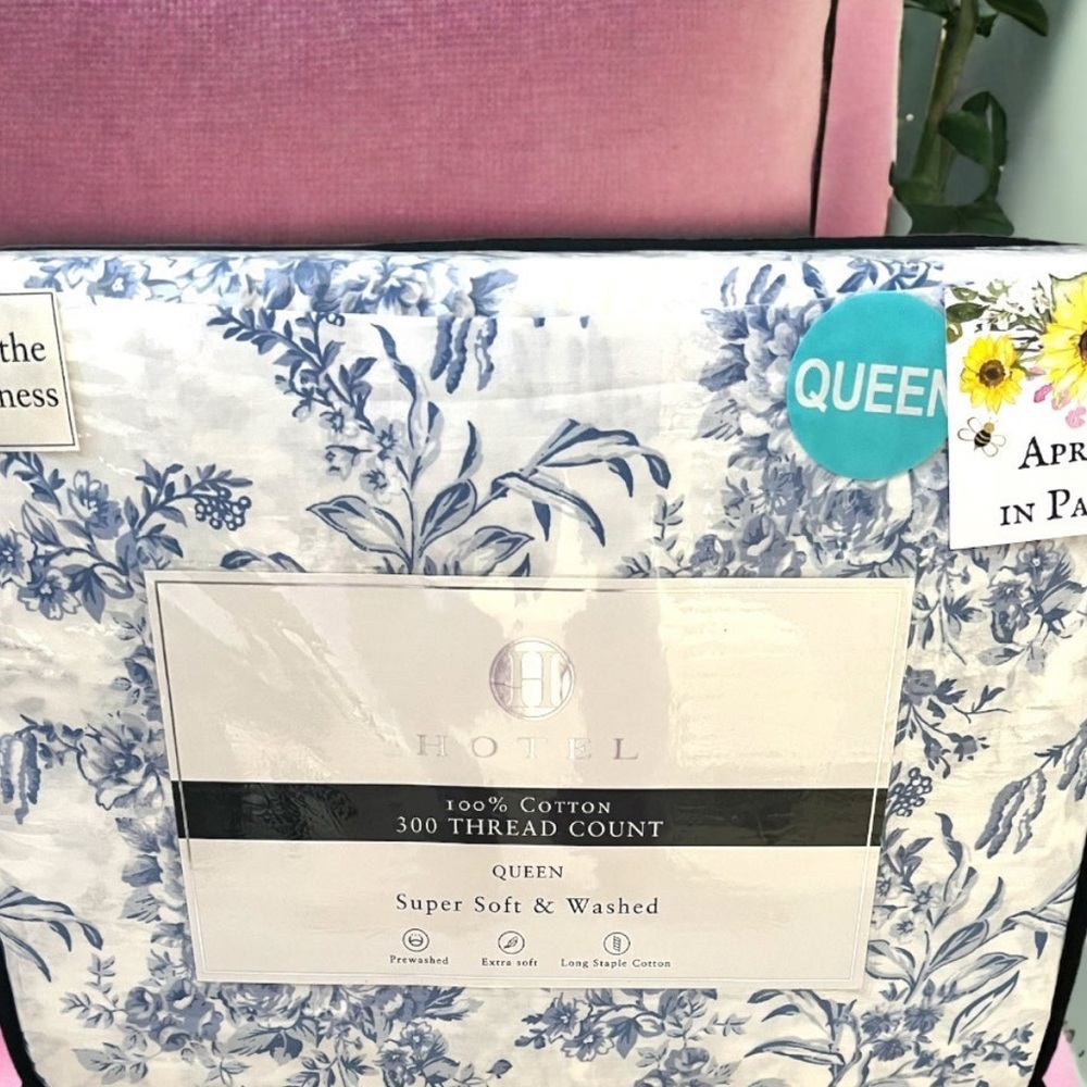 Hotel Collection Blue Queen Sheets with Timeless Floral Design | 100% Cotton